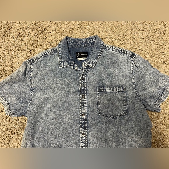 Original Use, Men’s Short Sleeve Button Down Shirt in Denim Blue, US Size: Large - Picture 4 of 8